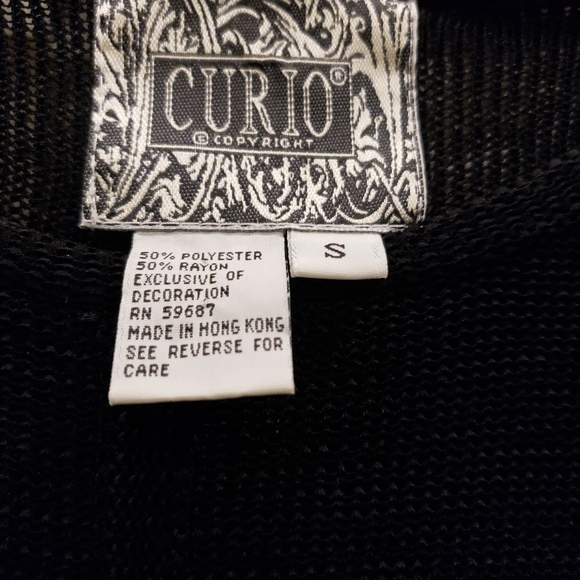 CURIO Top with Black and White Ribbon Ties - Picture 2 of 3